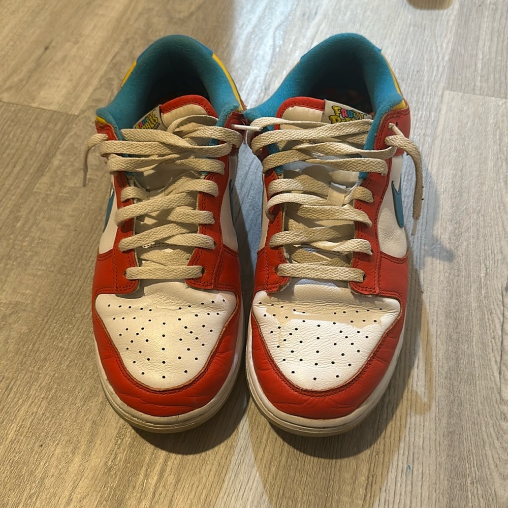 Nike dunks lebron james fruity pebbles size 9